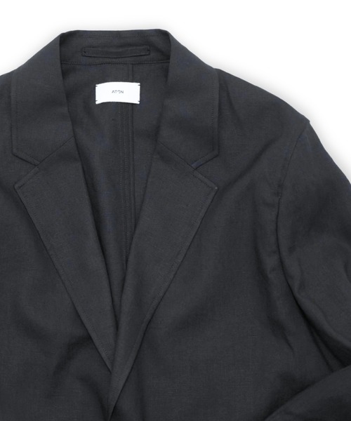 ATON(エイトン)の「【ATON】 SILK LINEN MIXING TAILORED JACKET(テーラードジャケット・メンズ・ブラック・4/6)」の2枚目の写真