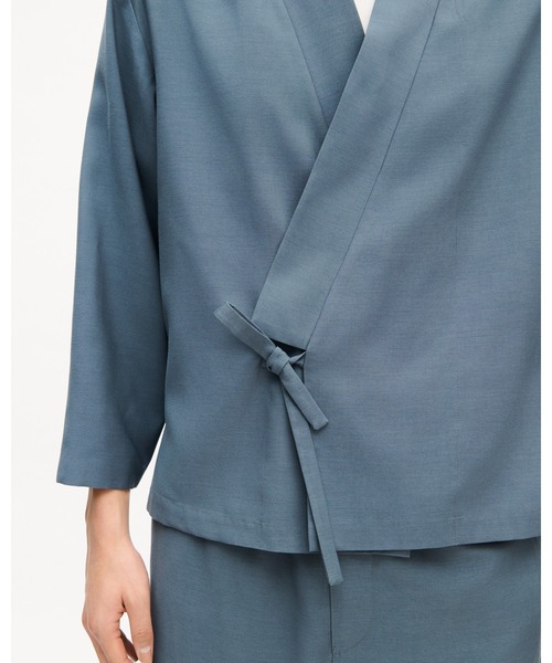 KENZO(ケンゾー)の「KIMONO ジャケット イン ビスコース リサイクル ウール(テーラードジャケット・メンズ・グレー系その他・SMALL/LARGE/MEDIUM)」の2枚目の写真