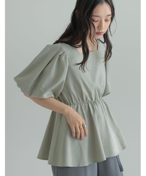 Re:EDIT（リエディ）の「[2026 SUMMER COLLECTION]リネンライクパフスリーブスクエアネックペプラムトップス（Tシャツ/カットソー・レディース・ブラック/アイボリー系/ブルー/チャコールグレー/ブラウン/グリーン・MEDIUM/LARGE）」の5枚目の写真