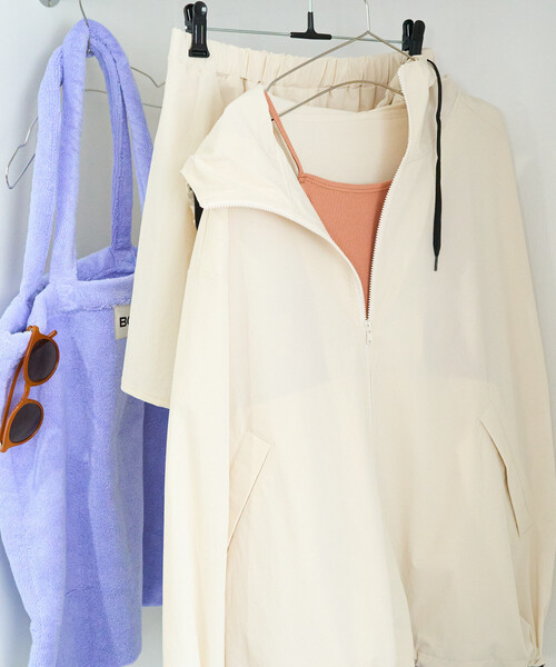 FREAK'S STORE(フリークスストア)の「限定展開 ラッシュガード パーカー セット(パーカー・パンツ)(ラッシュガード・レディース・ベージュ/ブラウン/ナチュラル/チャコールグレー/ブラック/ライトピンク・フリ-)」の8枚目の写真