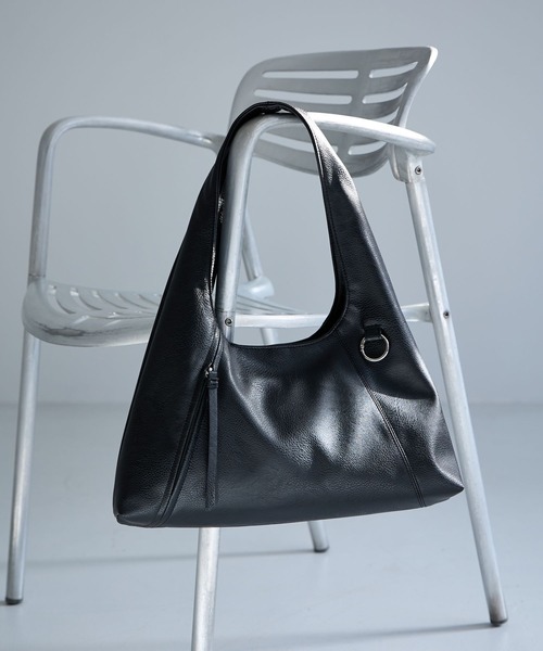 RAGEBLUE(レイジブルー)の「Tassel Zipp Synthetic Leather Mini Tote Bag/タッセルZIPハンドバッグ(トートバッグ・メンズ・シルバー/ブラック・FREE)」の2枚目の写真