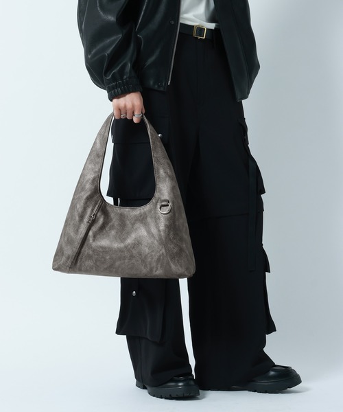 RAGEBLUE(レイジブルー)の「Tassel Zipp Synthetic Leather Mini Tote Bag/タッセルZIPハンドバッグ(トートバッグ・メンズ・シルバー/ブラック・FREE)」の15枚目の写真