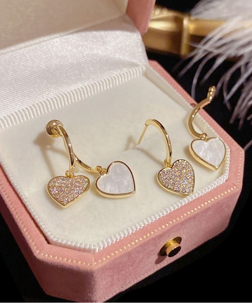 LA VORAGINE(ラ ヴォラジネ)の「ダブルハート パヴェ ピアス 金属アレルギー対応(ピアス(両耳用)・レディース・ホワイト/ブラック・FREE)」の14枚目の写真