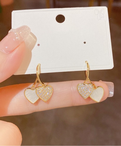 LA VORAGINE(ラ ヴォラジネ)の「ダブルハート パヴェ ピアス 金属アレルギー対応(ピアス(両耳用)・レディース・ホワイト/ブラック・FREE)」の7枚目の写真