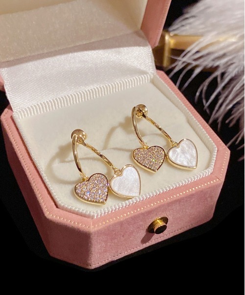 LA VORAGINE(ラ ヴォラジネ)の「ダブルハート パヴェ ピアス 金属アレルギー対応(ピアス(両耳用)・レディース・ホワイト/ブラック・FREE)」の13枚目の写真
