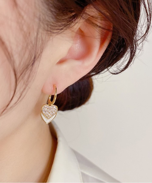 LA VORAGINE(ラ ヴォラジネ)の「ダブルハート パヴェ ピアス 金属アレルギー対応(ピアス(両耳用)・レディース・ホワイト/ブラック・FREE)」の6枚目の写真