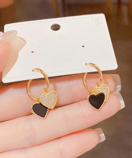 LA VORAGINE(ラ ヴォラジネ)の「ダブルハート パヴェ ピアス 金属アレルギー対応(ピアス(両耳用)・レディース・ホワイト/ブラック・FREE)」の9枚目の写真