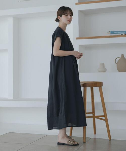URBAN RESEARCH Sonny Label（アーバンリサーチサニーレーベル）の「エアリーコットンピンタックワンピース（ワンピース・レディース・ブルー/ブラック/ブラウン・FREE）」の8枚目の写真
