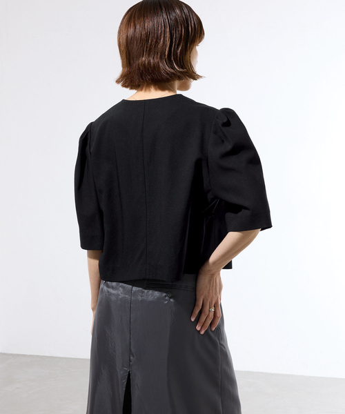IENA(イエナ)の「《セットアップ対応/一部店舗限定》カルゼショート丈パフジャケット(その他アウター・レディース・ブラウン/ブラック・FREE)」の7枚目の写真