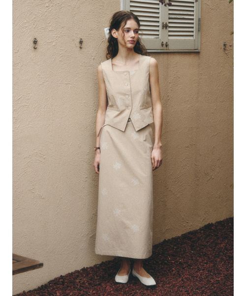 LENINA（レニーナ）の「ROVE linen embroidery H-line skirt_BEIGE（スカート・レディース・Beige・SMALL/MEDIUM）」の2枚目の写真