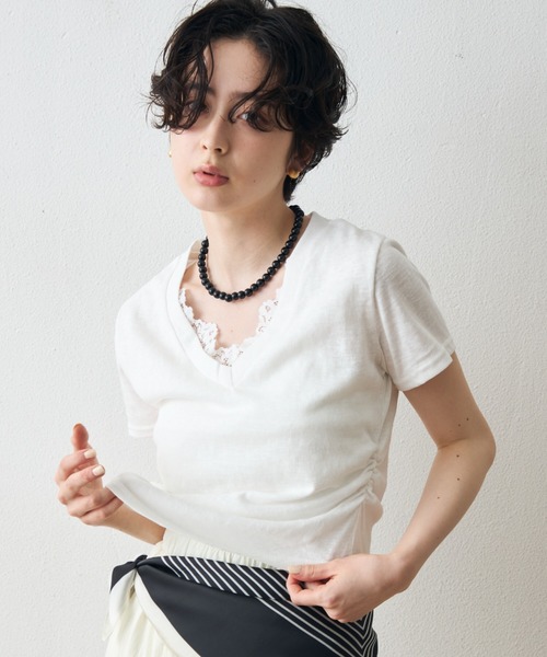 Trish(トリッシュ)の「レースレイヤードライクVネックTシャツ(Tシャツ/カットソー・レディース・チャコールグレー/ホワイト・FREE)」の4枚目の写真