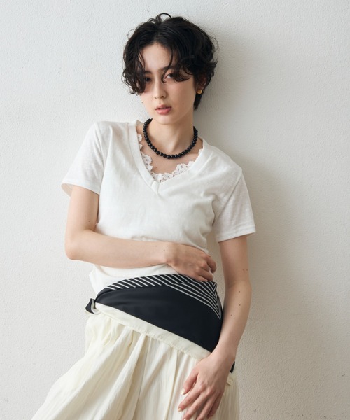 Trish(トリッシュ)の「レースレイヤードライクVネックTシャツ(Tシャツ/カットソー・レディース・チャコールグレー/ホワイト・FREE)」の11枚目の写真