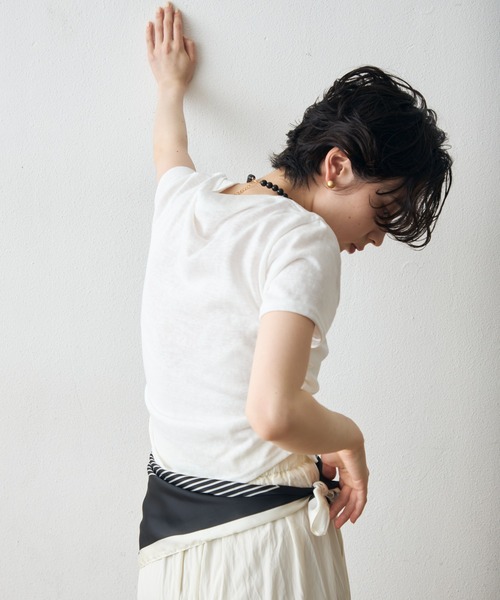 Trish(トリッシュ)の「レースレイヤードライクVネックTシャツ(Tシャツ/カットソー・レディース・チャコールグレー/ホワイト・FREE)」の15枚目の写真