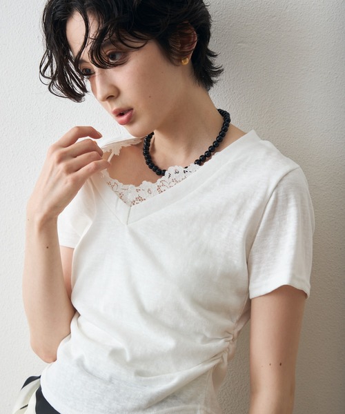 Trish(トリッシュ)の「レースレイヤードライクVネックTシャツ(Tシャツ/カットソー・レディース・チャコールグレー/ホワイト・FREE)」の9枚目の写真