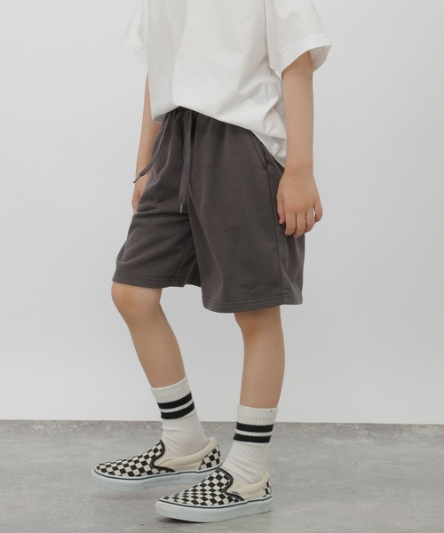 GLOBAL WORK(グローバルワーク)の「ヴィンテージ加工ショーツ/714519(その他パンツ・キッズ・ライトベージュ/サックスブルー/チャコールグレー・150cm/140cm/130cm/160cm)」の2枚目の写真