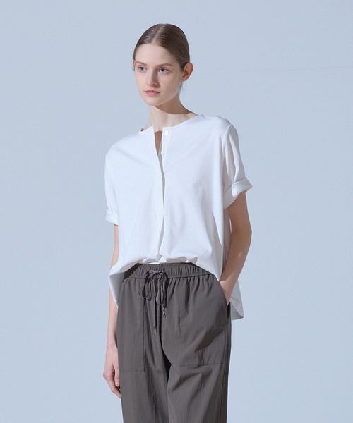 LOGEMENT DE CLAIRE(ロジュモンドクレール)の「ヘンリーハーフスリーブプルオーバー(Tシャツ/カットソー・レディース・オフホワイト/ブラウン/ブラック・FREE)」の1枚目の写真