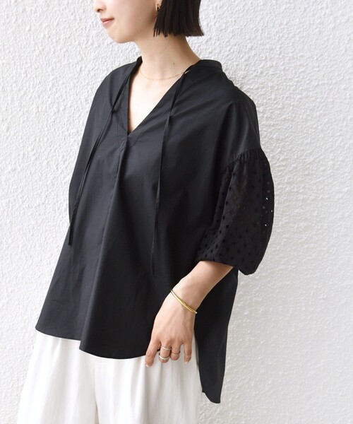 SHIPS(シップス)の「〈手洗い可能〉カットワーク レース スリーブ ブラウス(シャツ/ブラウス・レディース・オフホワイト/ブラック・ONE SIZE)」の15枚目の写真