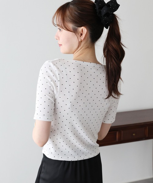 BLUEEAST(ブルーイースト)の「ドットドレープネックリブTシャツ(Tシャツ/カットソー・レディース・ホワイト/ブラック・MEDIUM)」の8枚目の写真