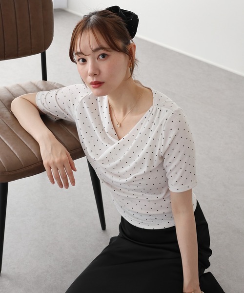 BLUEEAST(ブルーイースト)の「ドットドレープネックリブTシャツ(Tシャツ/カットソー・レディース・ホワイト/ブラック/グレー・MEDIUM)」の7枚目の写真