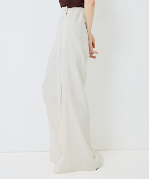 UJOH(ウジョー)の「【UJOH/ウジョー】《STUDIOUS別注》 FLOWER LACE POCKET PANTS/フラワーレースポケットパンツ(その他パンツ・レディース・ネイビー/キナリ・1/2/3)」の15枚目の写真