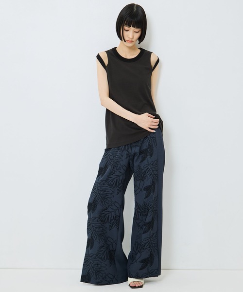 UJOH(ウジョー)の「【UJOH/ウジョー】《STUDIOUS別注》 FLOWER LACE POCKET PANTS/フラワーレースポケットパンツ(その他パンツ・レディース・ネイビー/キナリ・1/2/3)」の11枚目の写真