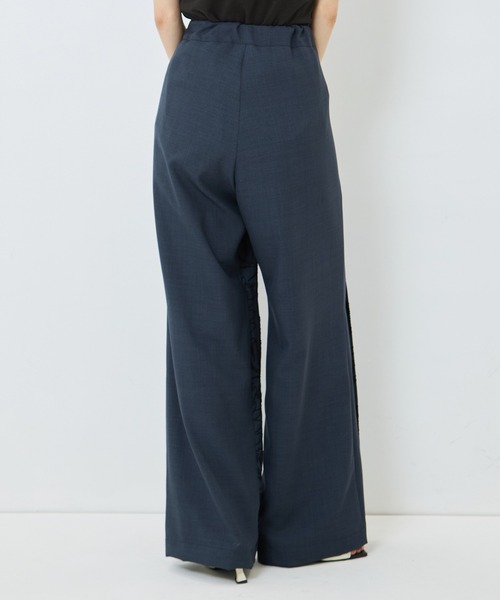 UJOH(ウジョー)の「【UJOH/ウジョー】《STUDIOUS別注》 FLOWER LACE POCKET PANTS/フラワーレースポケットパンツ(その他パンツ・レディース・ネイビー/キナリ・1/2/3)」の5枚目の写真