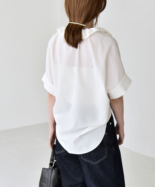 quaranciel(カランシエル)の「quaranciel:〈手洗い可能〉サッカー ドロストカラー スキッパー シャツ ブラウス(シャツ/ブラウス・レディース・ネイビー/ブラック/オフホワイト/ブルー・ONE SIZE)」の16枚目の写真