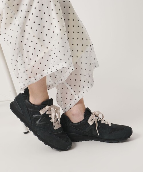NEW BALANCE(ニューバランス)の「<New Balance>W996 サテンシューレース スニーカー(スニーカー・レディース・ダークブラウン/オフホワイト/ブラック・22.5cm/23cm/23.5cm/24cm/24.5cm/25cm)」の9枚目の写真