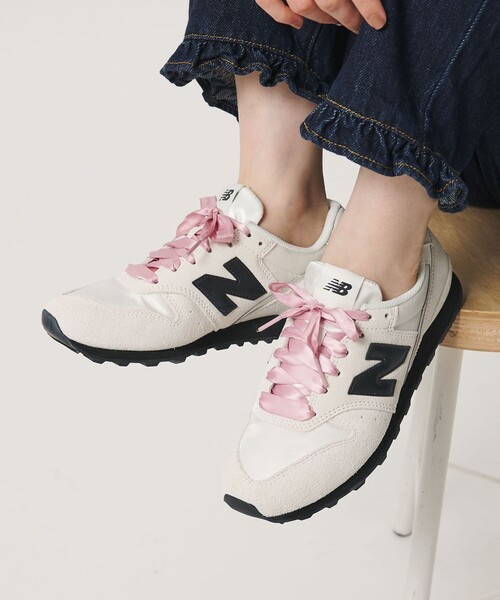 NEW BALANCE(ニューバランス)の「<New Balance>W996 サテンシューレース スニーカー(スニーカー・レディース・ダークブラウン/オフホワイト/ブラック・22.5cm/23cm/23.5cm/24cm/24.5cm/25cm)」の11枚目の写真