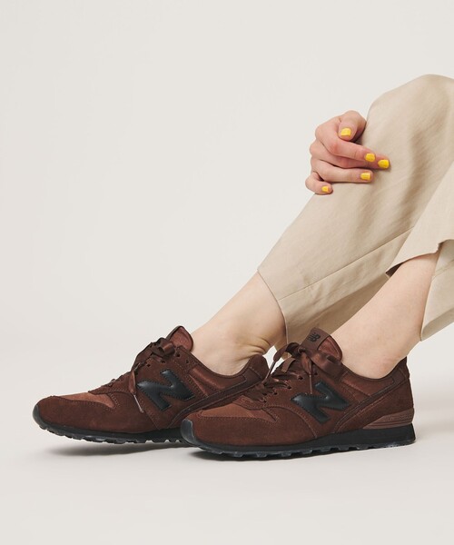 NEW BALANCE(ニューバランス)の「<New Balance>W996 サテンシューレース スニーカー(スニーカー・レディース・ダークブラウン/オフホワイト/ブラック・22.5cm/23cm/23.5cm/24cm/24.5cm/25cm)」の15枚目の写真