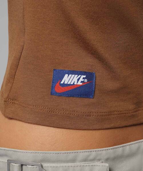 JORDAN BRAND（ジョーダンブランド）の「ジョーダン フライト ウィメンズ Tシャツ / Jordan Flight Women's T-Shirt IV5348-281 Light British Tan（Tシャツ/カットソー・レディース・ライトブラウン・M/L/S/XL/XS）」の12枚目の写真