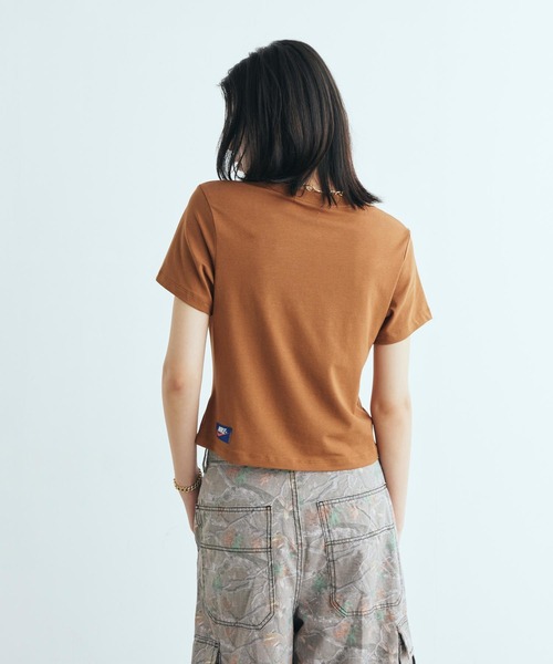 JORDAN BRAND（ジョーダンブランド）の「ジョーダン フライト ウィメンズ Tシャツ / Jordan Flight Women's T-Shirt IV5348-281 Light British Tan（Tシャツ/カットソー・レディース・ライトブラウン・M/L/S/XL/XS）」の3枚目の写真