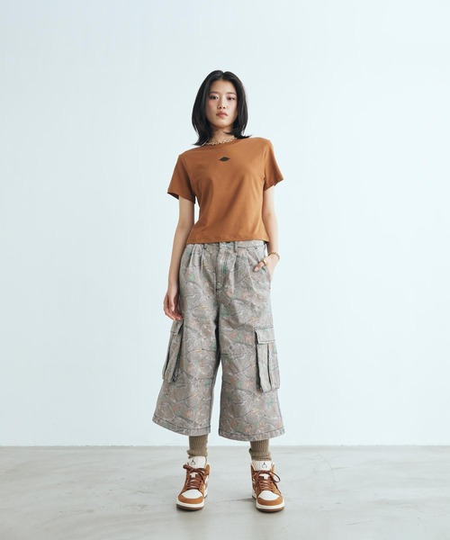 JORDAN BRAND（ジョーダンブランド）の「ジョーダン フライト ウィメンズ Tシャツ / Jordan Flight Women's T-Shirt IV5348-281 Light British Tan（Tシャツ/カットソー・レディース・ライトブラウン・M/L/S/XL/XS）」の4枚目の写真