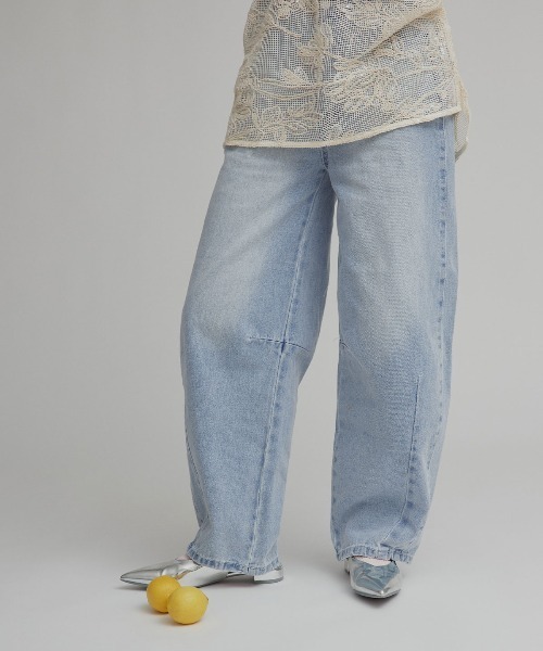 W:Huku（フーク）の「アシンメトリーカーヴィーデニムパンツ / Asymmetrical Curvy Denim Pants（デニムパンツ・レディース・ブルー系その他2/ブルー系その他・S）」の8枚目の写真