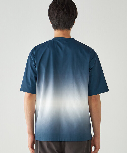COMME CA ISM(コムサイズム)の「グラデーションプリント Tシャツ(Tシャツ/カットソー・メンズ・ネイビー/ブラック/ライトグレー・MEDIUM/LARGE)」の4枚目の写真