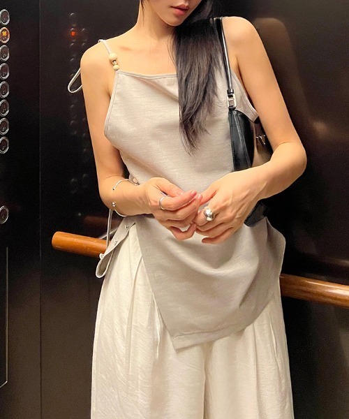 Aelina(エリナ)の「イレギュラーキャミソール(キャミソール・レディース・グレー/ブラック・FREE)」の19枚目の写真