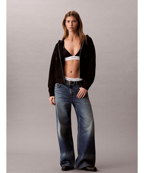 Calvin Klein(カルバン・クライン)の「パーカー - モノグラムテリークロップドパーカー(スウェット・レディース・ベージュ系その他/ブラック・M/S/L/XS)」の9枚目の写真
