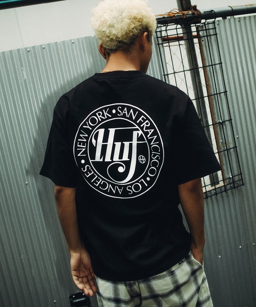 HUF(ハフ)の「SHARP SCRIPT TEE(Tシャツ/カットソー・メンズ・ブラウン系その他/ライトブルー/ブラック/ホワイト・L/M/XL/S)」の2枚目の写真