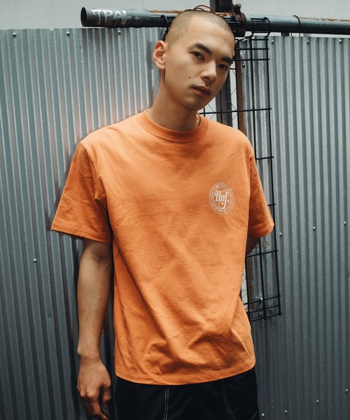 HUF(ハフ)の「SHARP SCRIPT TEE(Tシャツ/カットソー・メンズ・ブラウン系その他/ライトブルー/ブラック/ホワイト・L/M/XL/S)」の5枚目の写真