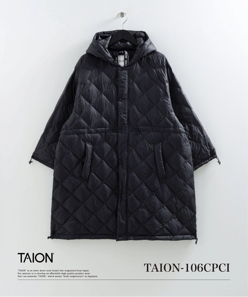 TAION(タイオン)の「【TAION(タイオン)】〈ユニセックス〉シティ 袖付き ダウンケープ(その他アウター・メンズ・オフホワイト/チャコール/ダークネイビー/グレー/ブラック/グレイッシュベージュ・ONESIZE)」の1枚目の写真