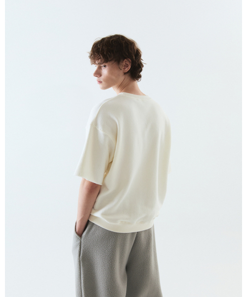 THEENDQUESTION（ジエンドクエスチョン）の「Half crewneck sweatshirt / IVORY（Tシャツ/カットソー・レディース・その他・FREE）」の9枚目の写真