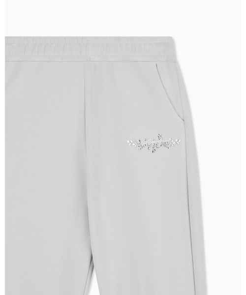 EMPORIO ARMANI EA7(エンポリオアルマーニイーエーセブン)の「<オンライン限定>【エンポリオ アルマーニ EA7】ウィメンズ クリスタル装飾 ジョガーパンツ Logo Series(その他パンツ・レディース・ライトグレー・MEDIUM/LARGE/SMALL)」の5枚目の写真