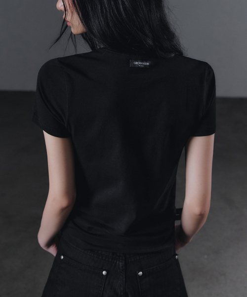 GROWHIDE(グロウハイド)の「ヒルデンカットスタッズ半袖Tシャツ_ブラック(Tシャツ/カットソー・レディース・ブラック・FREE)」の2枚目の写真