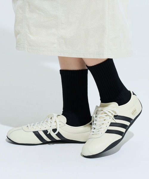 adidas(アディダス)の「トーキョ― シューズ / Tokyo Shoes / トーキョー スニーカー / アディダスオリジナルス adidas Originals(スニーカー・レディース・ホワイト・22.0cm/22.5cm/23.0cm/23.5cm/24.0cm/24.5cm/25.0cm/25.5cm/26.0cm/26.5cm/27.0cm/27.5cm/28.0cm/28.5cm/29.0cm)」の2枚目の写真