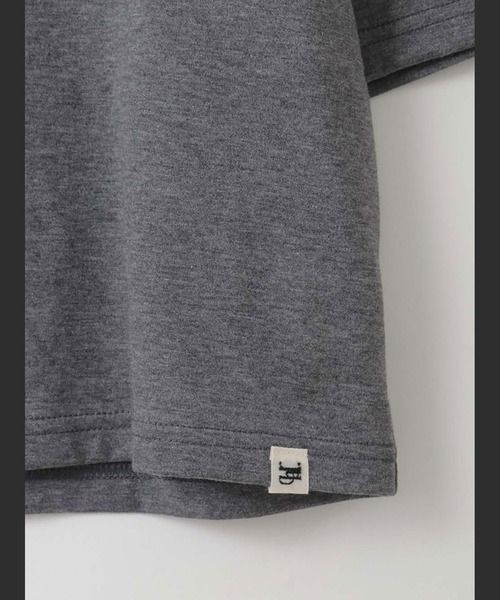 HER.(ハー)の「ハーフスリーブコンパクトTシャツ(Tシャツ/カットソー・レディース・チャコールグレー/オフホワイト・フリー)」の15枚目の写真