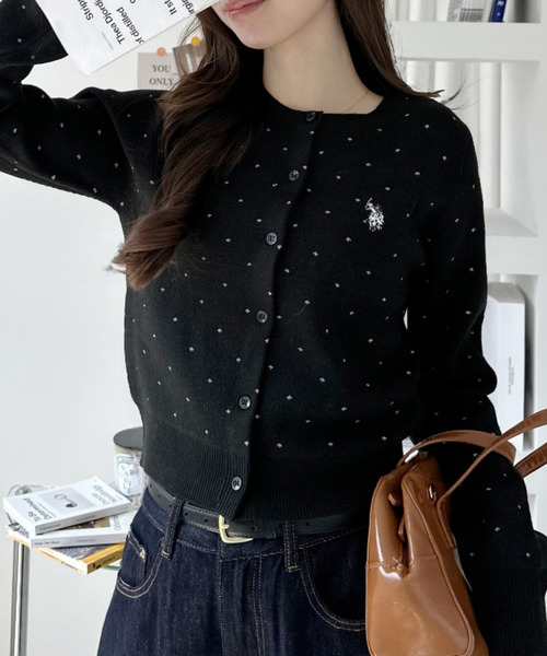 U.S. POLO ASSN.(ユーエスポロアッスン)の「【Ada.別注 U.S. POLO ASSN.】 ショート丈 コンパクト ドット カーディガン(カーディガン/ボレロ・レディース・サックスブルー/アイボリー/ブラック・S/M)」の6枚目の写真