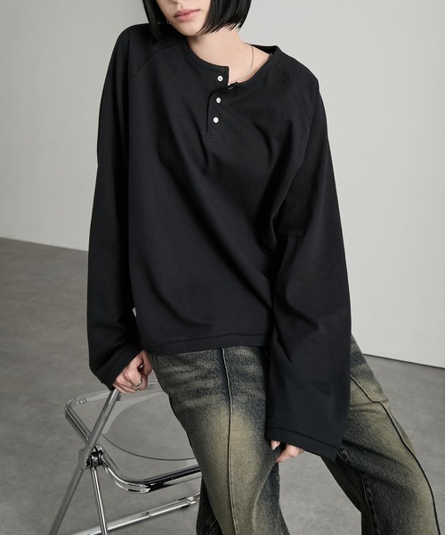 cussil（クシル）の「【cussil/クシル】ラグラン メタルスナップボタン ヘンリーネックロンT（Tシャツ/カットソー・メンズ・ブラック/ホワイト・S/M/L）」の11枚目の写真