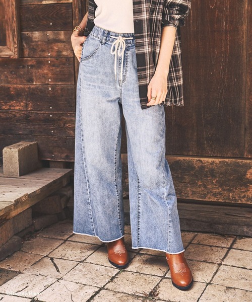 GLOBAL WORK(グローバルワーク)の「TOY STORY 5(トイ・ストーリー5)/EASYデニムワイドパンツ/812590(デニムパンツ・レディース・ネイビー/サックスブルー・MEDIUM/SMALL/LARGE)」の1枚目の写真