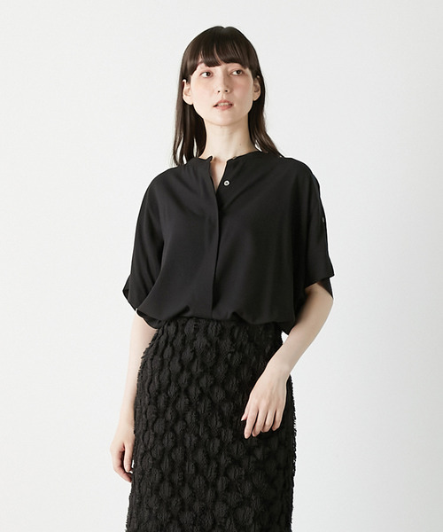 LOGEMENT DE CLAIRE（ロジュモンドクレール）の「袖タブ付きバンドシャツ（シャツ/ブラウス・レディース・ブルー/キナリ/ブラック/ピンク・FREE）」の2枚目の写真