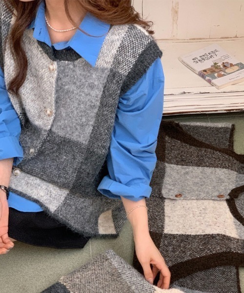 ReRe(リリ)の「ブロックチェック柄前開きニットベスト(ベスト・レディース・ダークブラウン/ベージュ/グレー・FREE)」の14枚目の写真